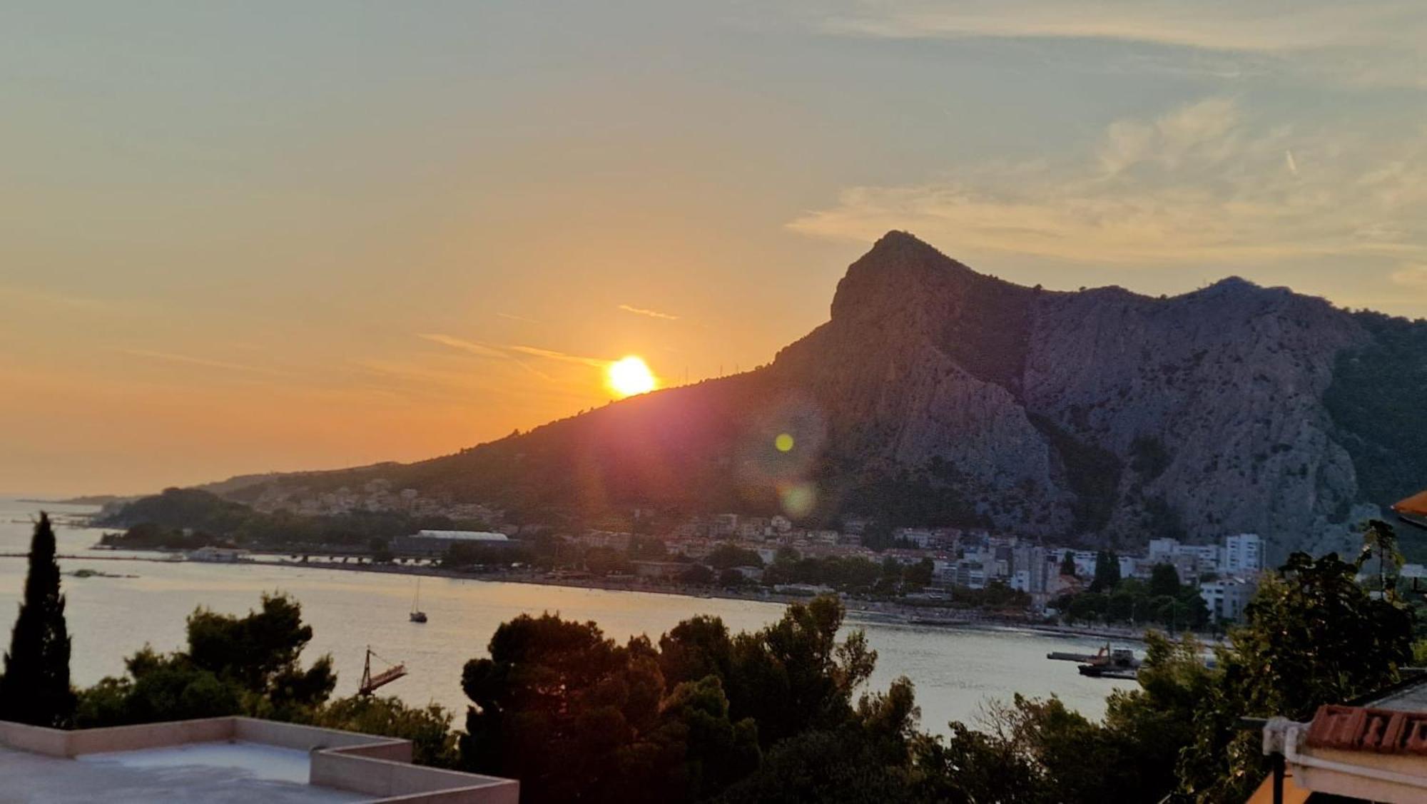 Panorama Sea View Apartment H Omis Bagian luar foto